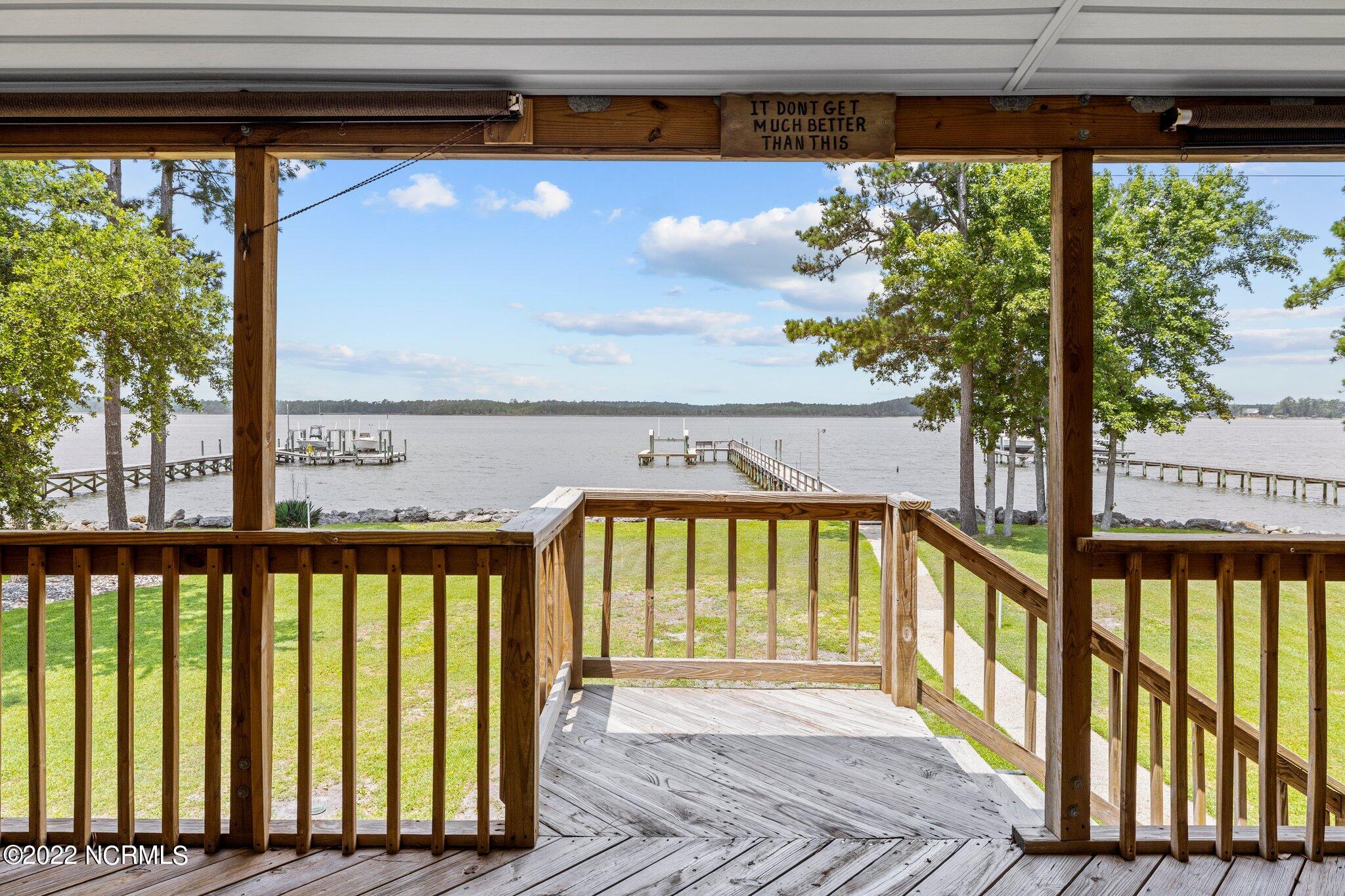 120 Thurman Road Beaufort, NC 28516 - Photo 4 of 37 120 Thurman Rd