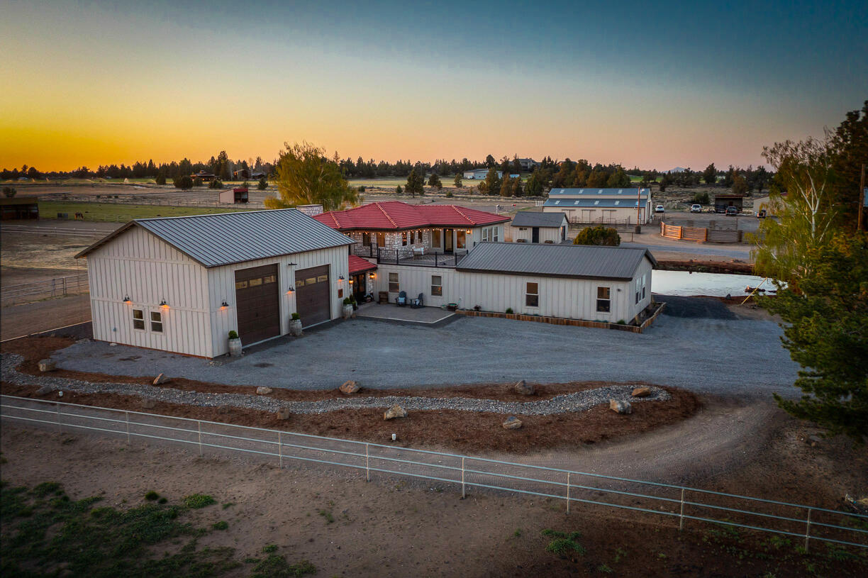 24166 Dodds Road Bend, OR 97701 - Photo 44 of 62 exterior