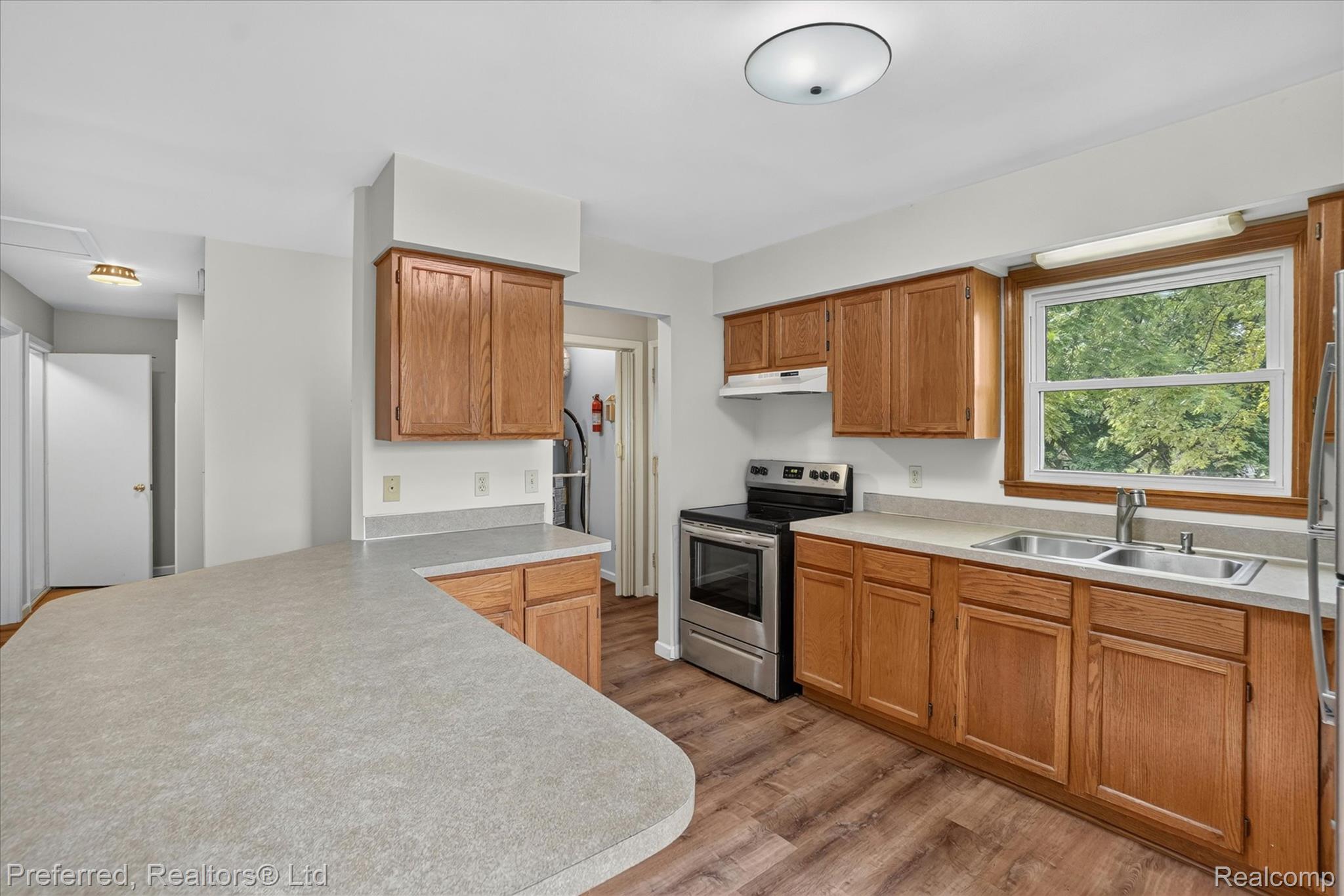 9065 East Richfield Road Davison, MI 48423 - Photo 35 of 75 In-law suite