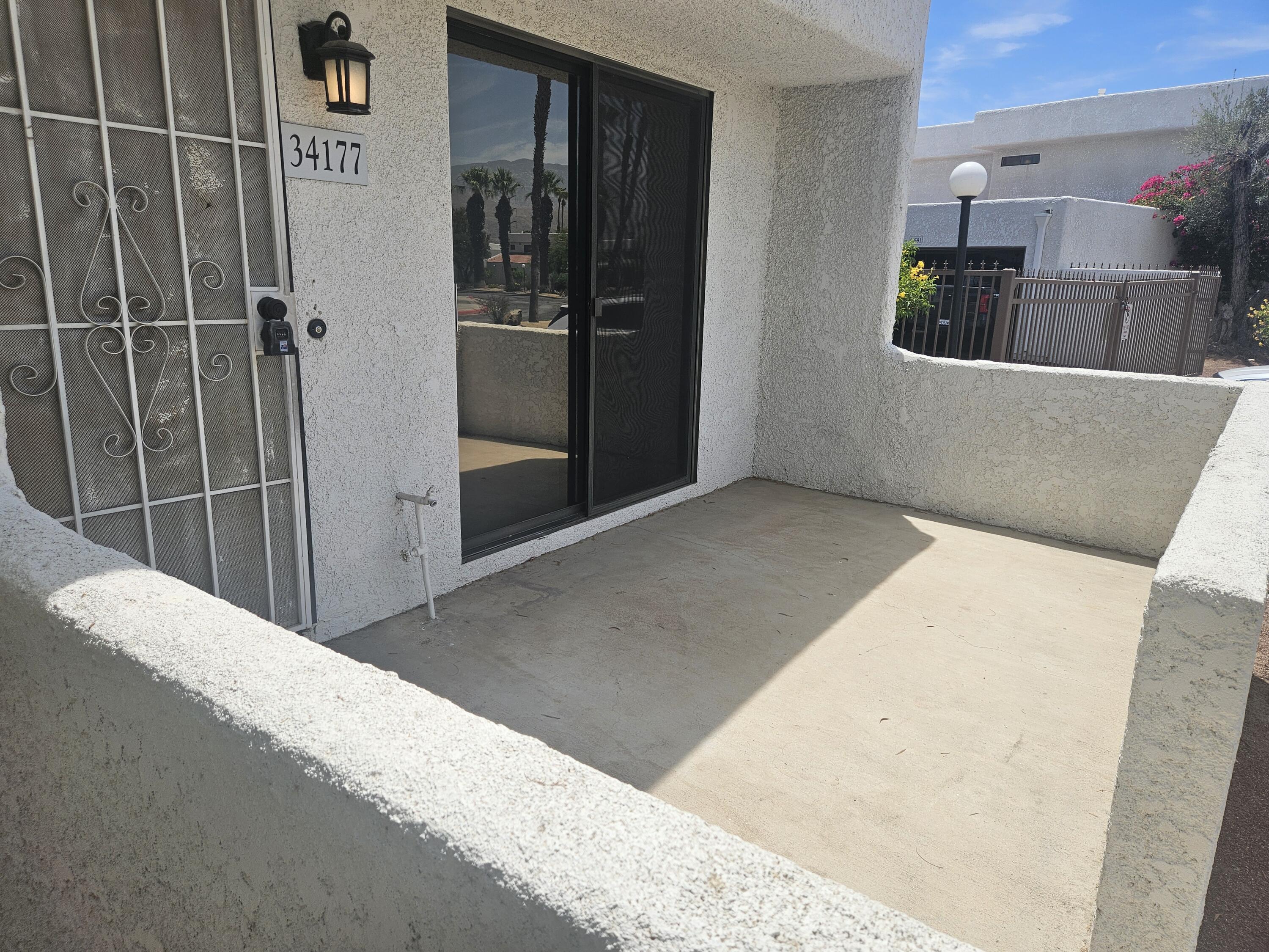 34177 Emily Way Rancho Mirage, CA 92270 - Photo 3 of 17 Front of Property