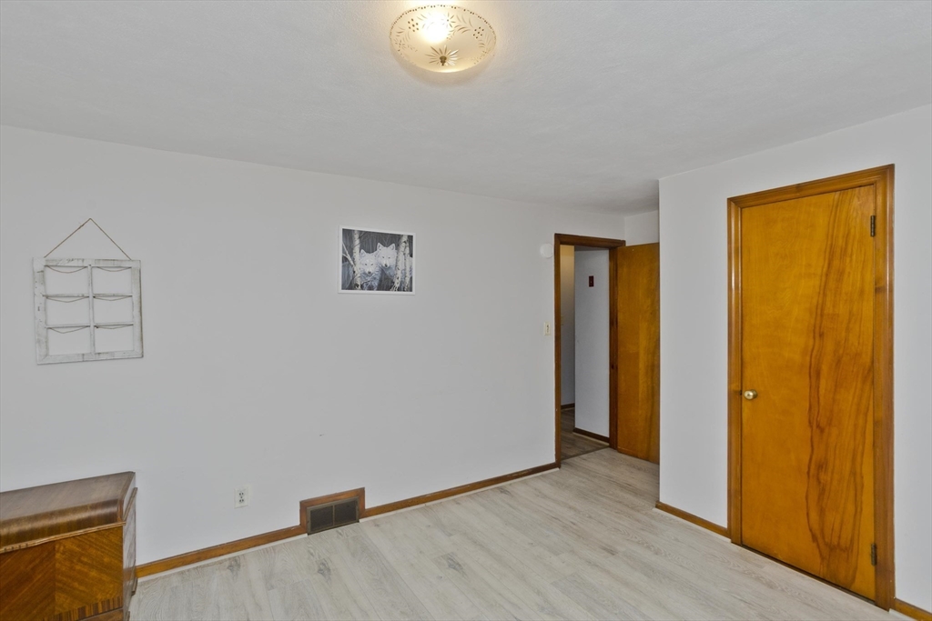 147 Bowles Park Springfield, MA 01104 - Photo 23 of 30