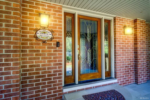 $1,199,999 | 807 Hitchcock Avenue, Lisle, IL 60532