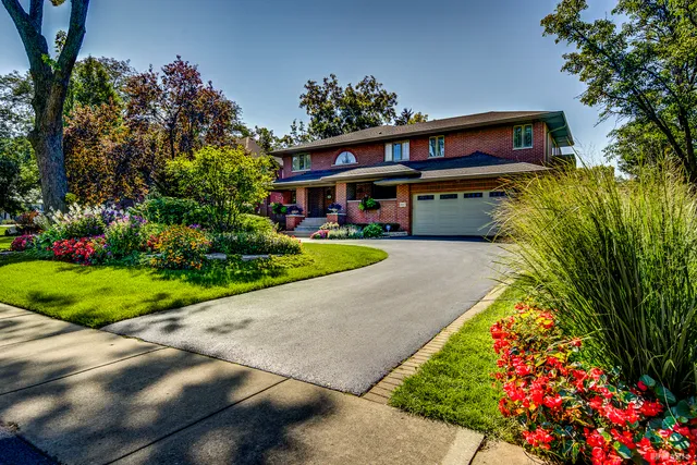 $1,199,999 | 807 Hitchcock Avenue, Lisle, IL 60532