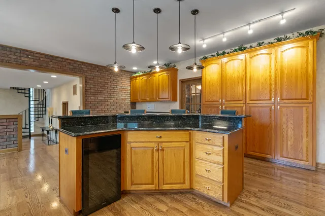 $1,199,999 | 807 Hitchcock Avenue, Lisle, IL 60532