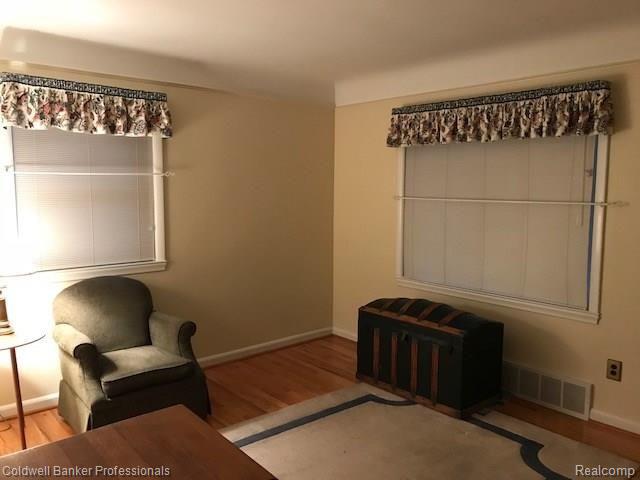 9911 Ruth Avenue Allen Park, MI 48101 - Photo 8 of 18 Living Room.jpg