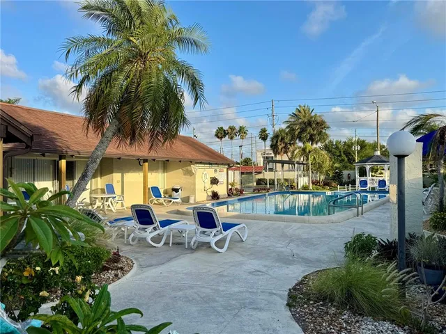 a view of outdoor space yard and porch
