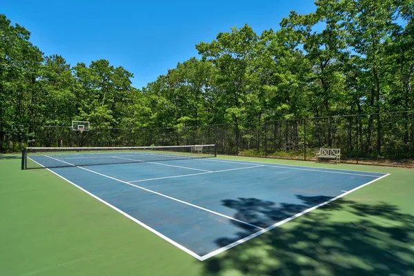 $40,000 | 143 Merchants Path, East Hampton, NY 11937