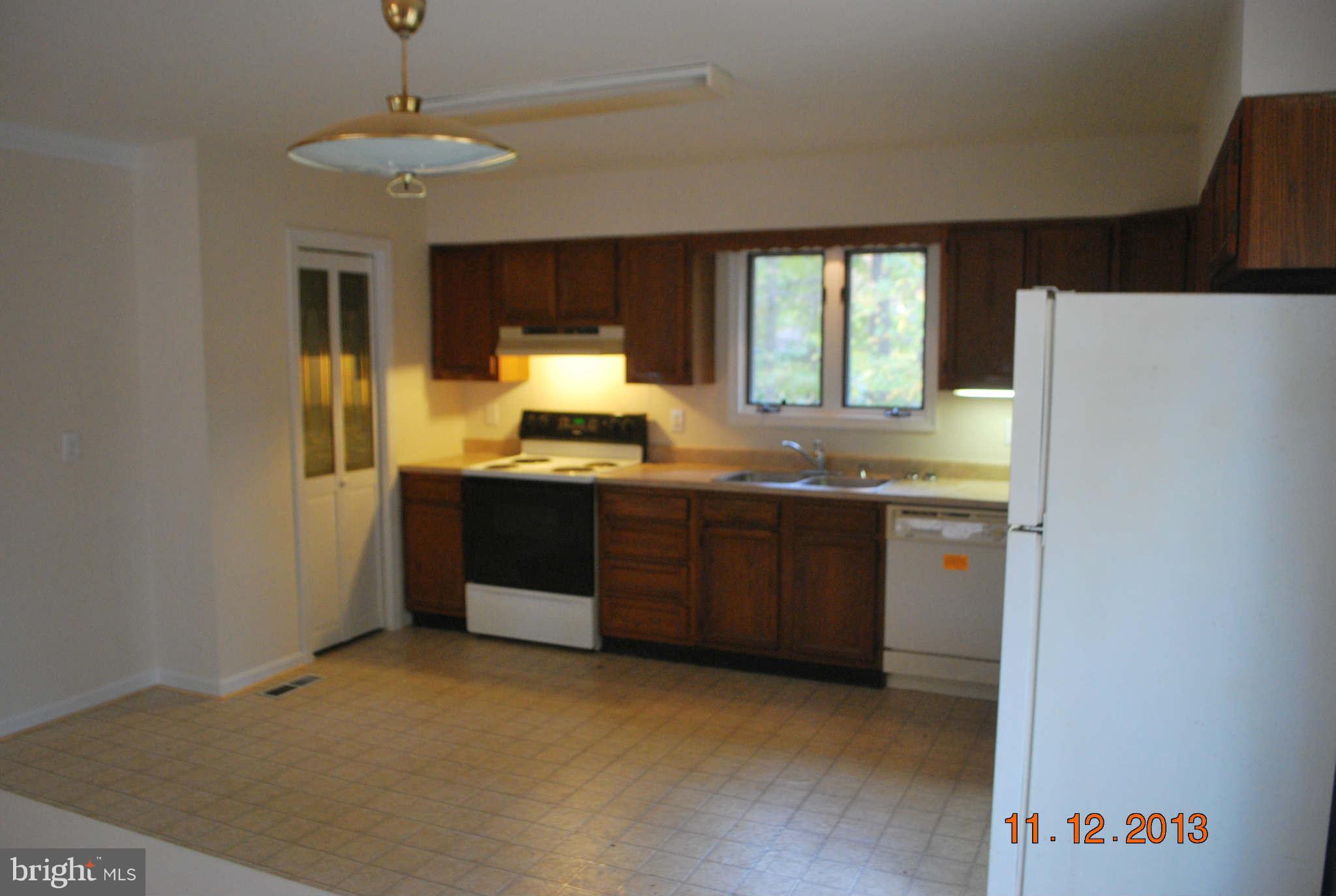 11368 Redlands Road Lusby, MD 20657 - Photo 4 of 29 Kitchen