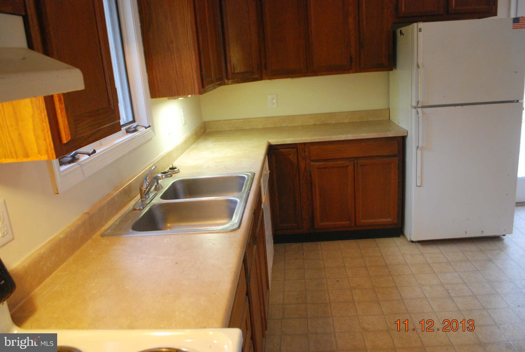 11368 Redlands Road Lusby, MD 20657 - Photo 5 of 29 Kitchen