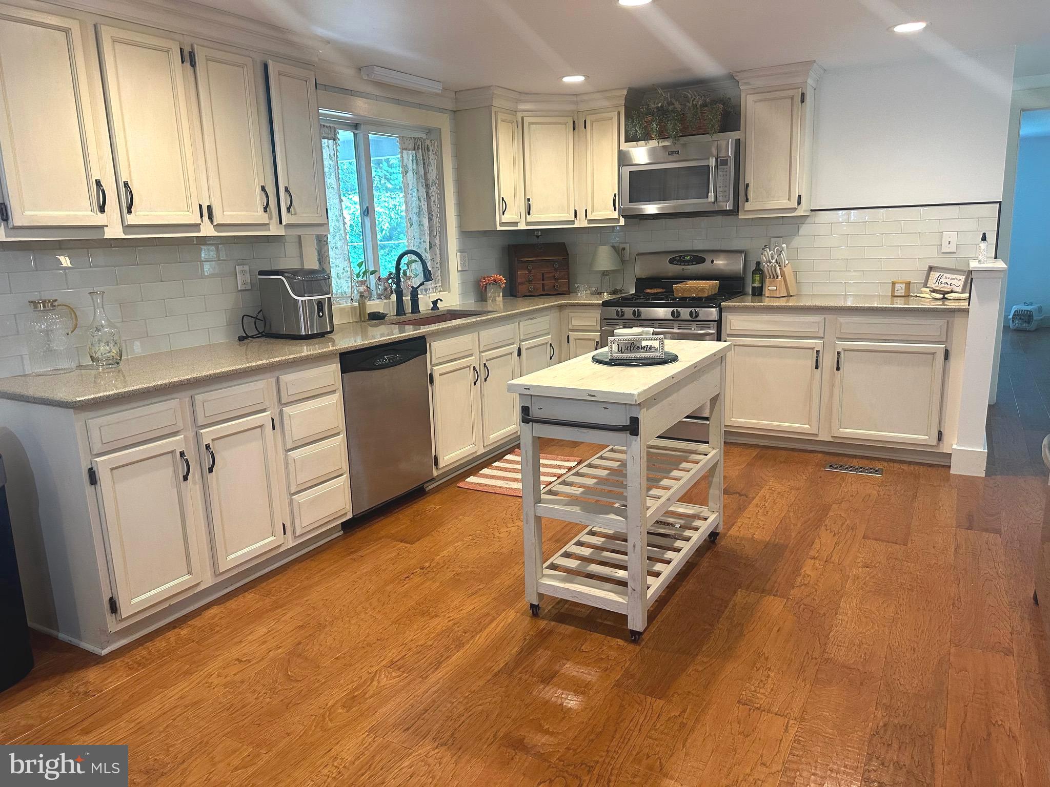 7426 Spring Road Seven Valleys, PA 17360 - Photo 9 of 32 Gallery Image 9