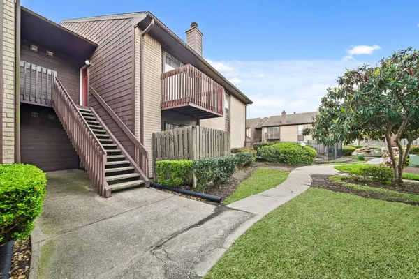 $1,175 | 12905 Woodforest Boulevard, Unit 204, Houston, TX 77015