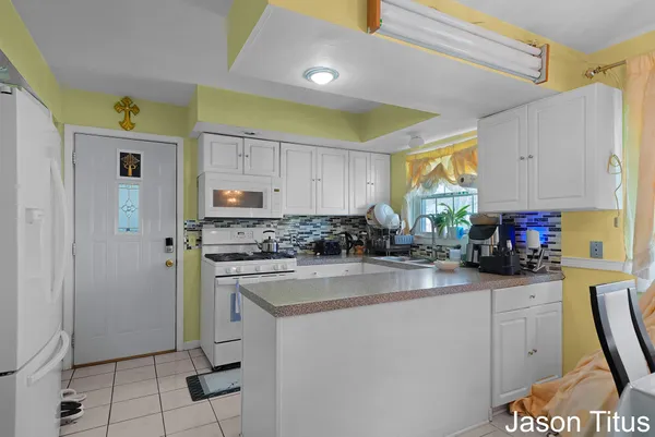 $449,900 | 1696 Ball Avenue Northeast, Grand Rapids, MI 49505
