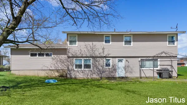 $449,900 | 1696 Ball Avenue Northeast, Grand Rapids, MI 49505