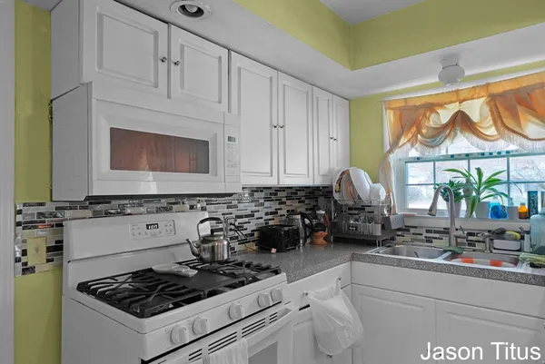 $449,900 | 1696 Ball Avenue Northeast, Grand Rapids, MI 49505