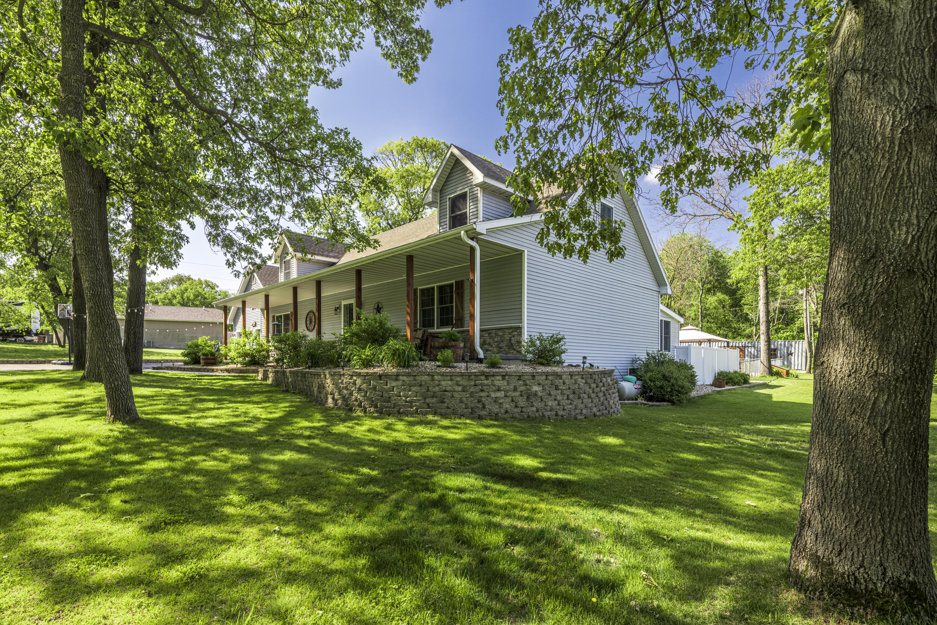 9754 North Charter Road Demotte, IN 46310 - Photo 4 of 76 3000x2001