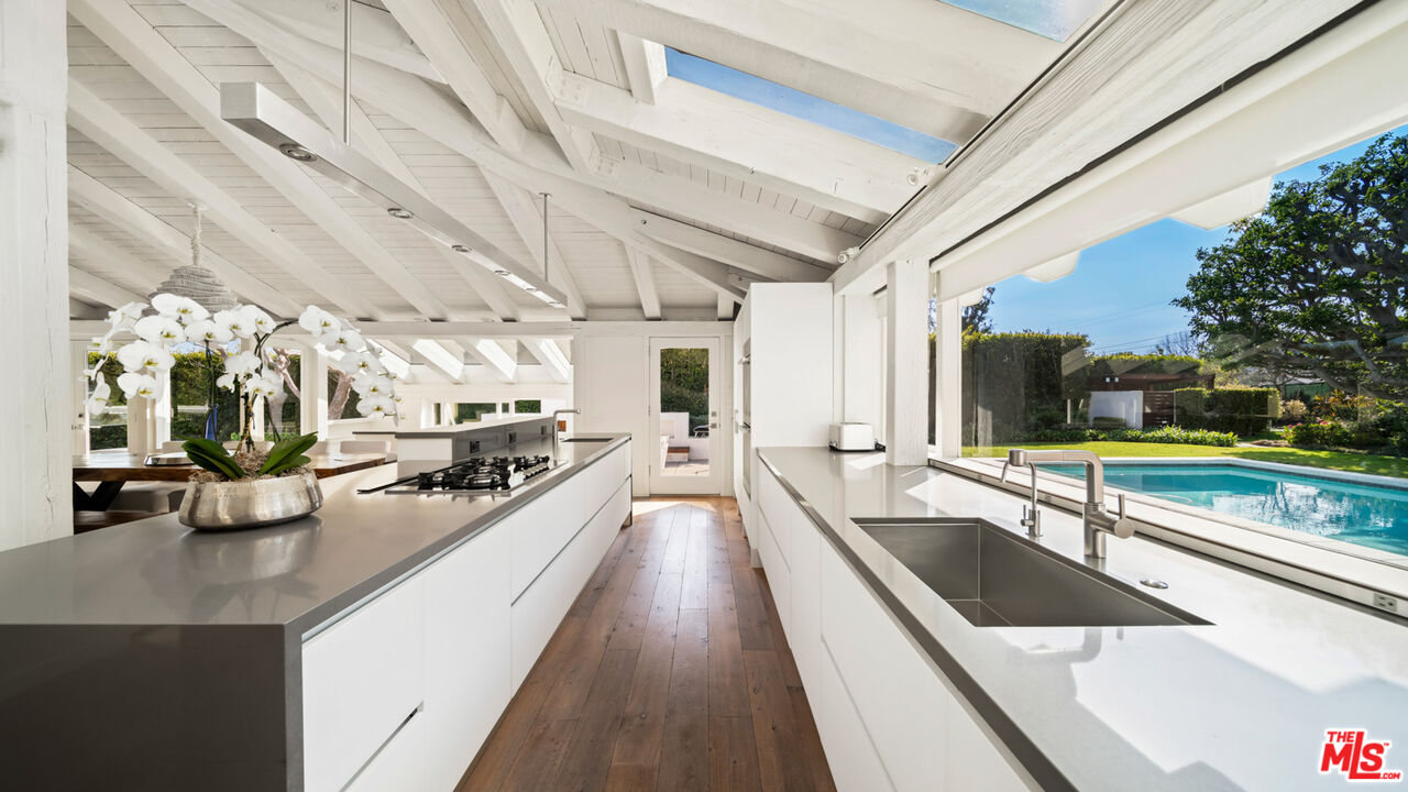 7111 Grasswood Avenue Malibu, CA 90265 - Photo 13 of 37