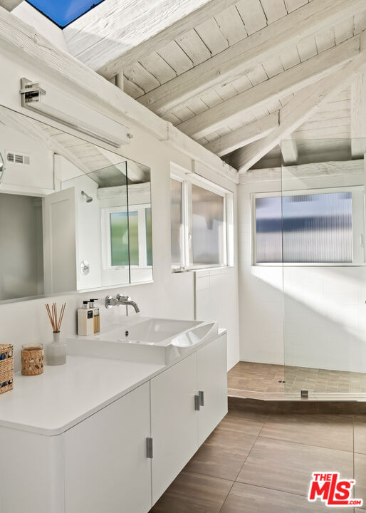 7111 Grasswood Avenue Malibu, CA 90265 - Photo 19 of 37