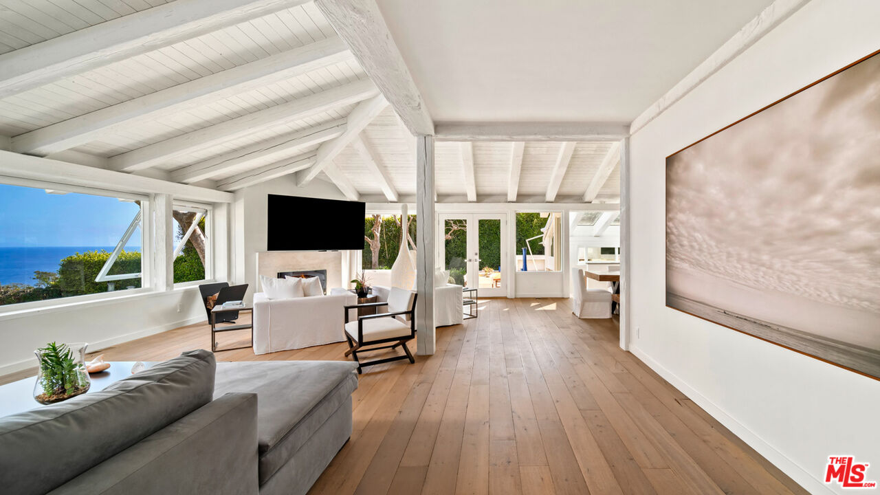 7111 Grasswood Avenue Malibu, CA 90265 - Photo 5 of 37