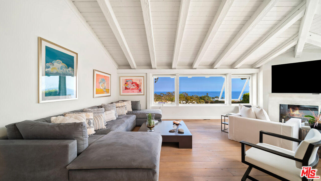 7111 Grasswood Avenue Malibu, CA 90265 - Photo 6 of 37