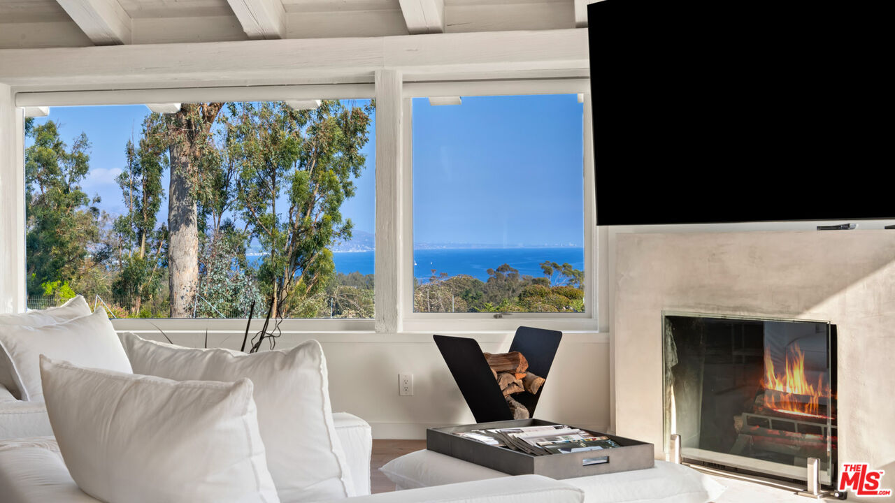 7111 Grasswood Avenue Malibu, CA 90265 - Photo 7 of 37