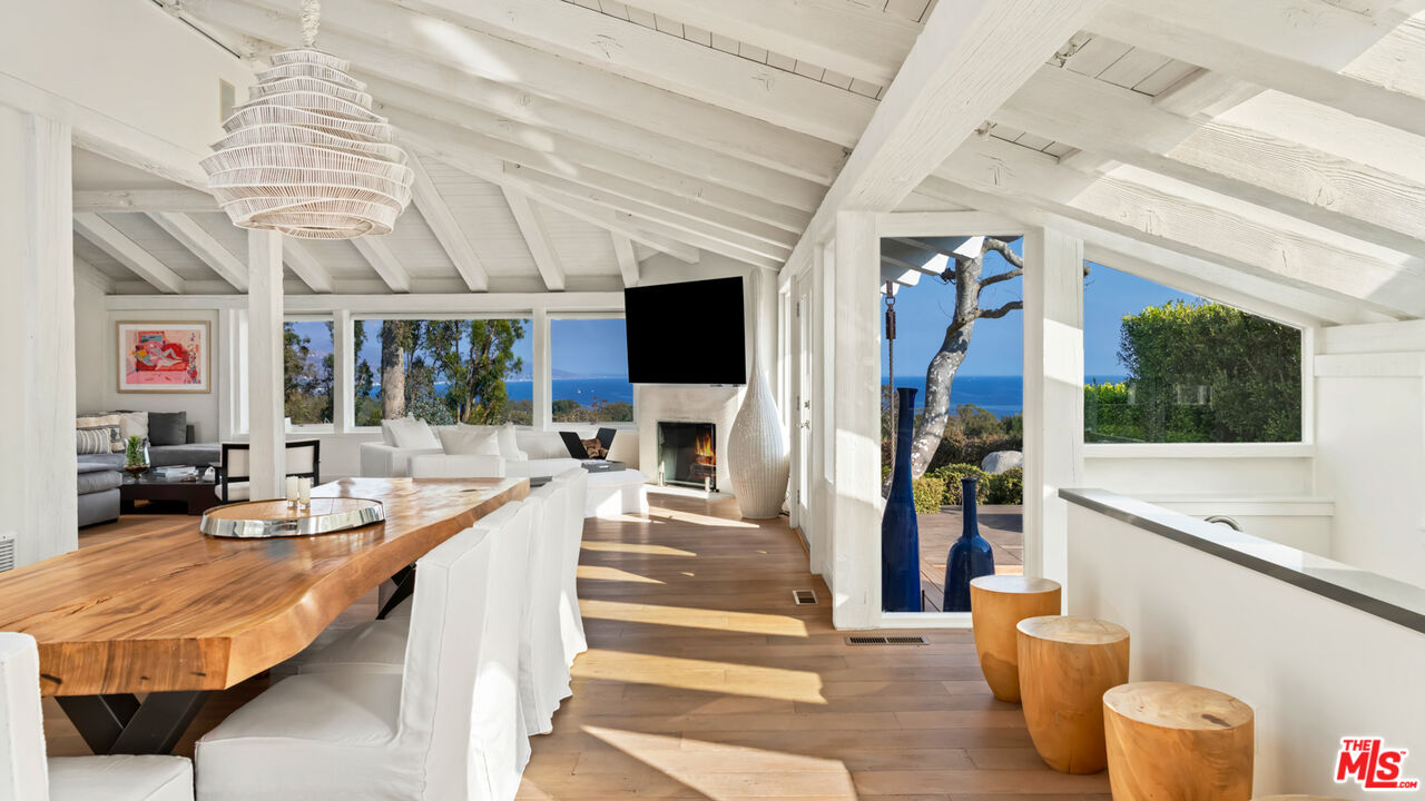 7111 Grasswood Avenue Malibu, CA 90265 - Photo 10 of 37