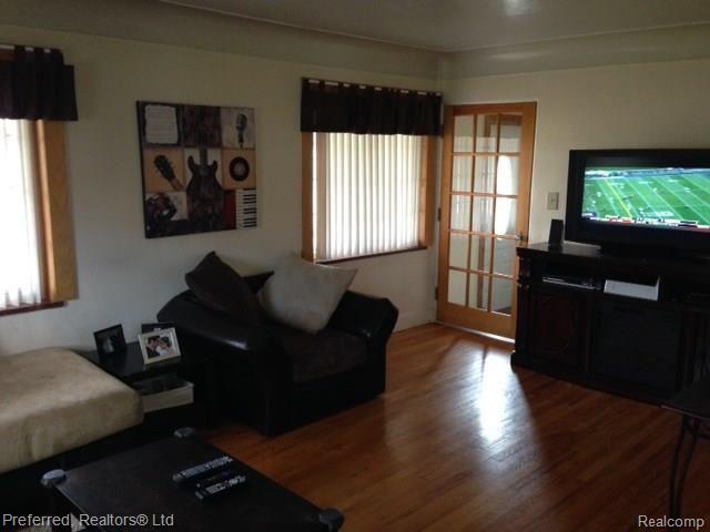 15385 Inkster Road Livonia, MI 48154 - Photo 15 of 34 photo 3 (12).jpg