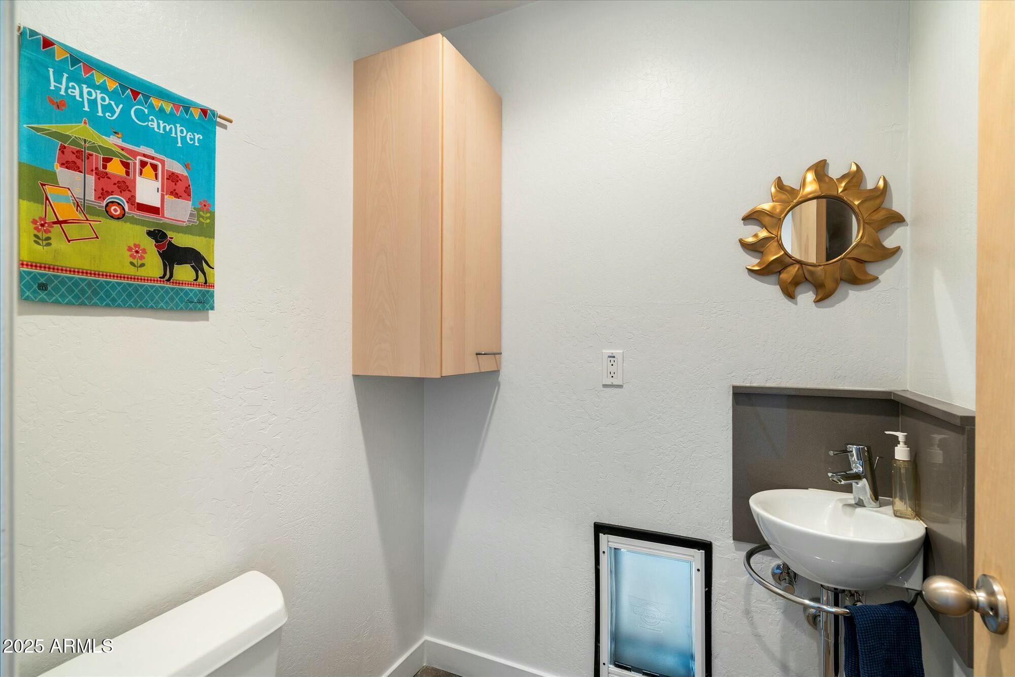 2856 East Cochise Road Phoenix, AZ 85028 - Photo 21 of 30 Split Half Bath