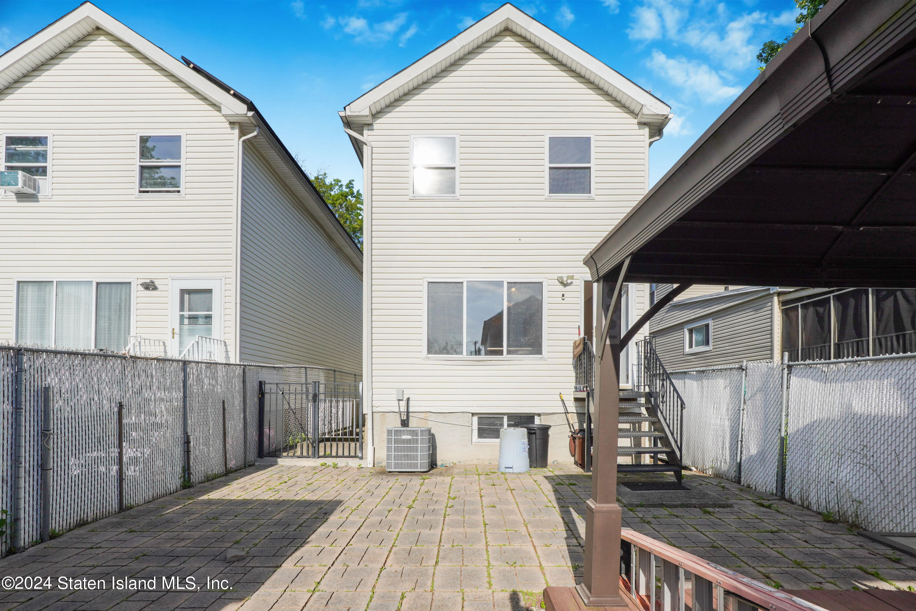 240 Harbor Road Staten Island, NY 10303 - Photo 31 of 32 Back Yard