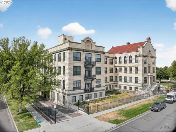 $172,000 | 2365 4th Street, Unit 201, Baker City, OR 97814