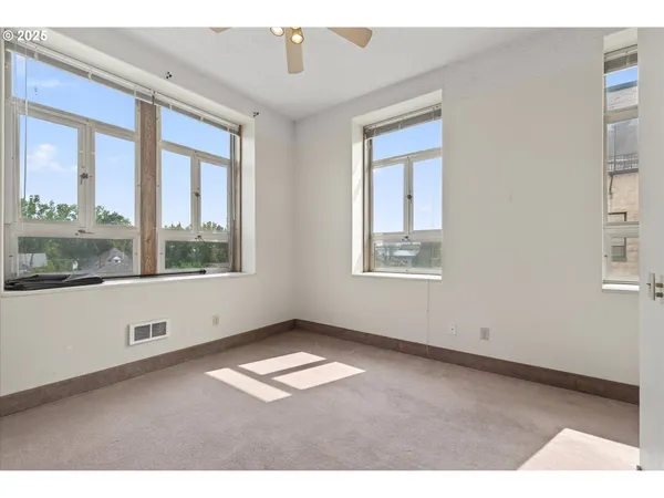 $172,000 | 2365 4th Street, Unit 201, Baker City, OR 97814