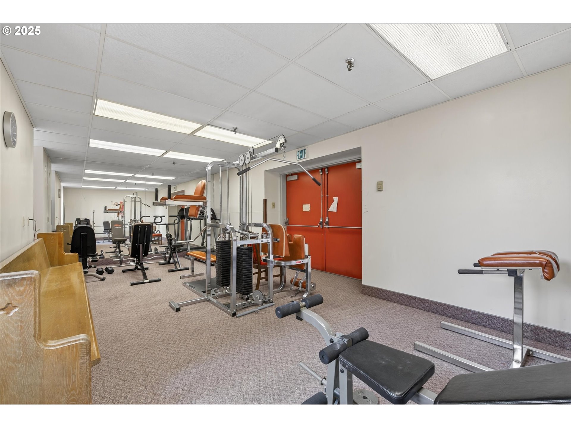 2365 4th Street, Unit 201 Baker City, OR 97814 - Photo 17 of 33 a room with gym equipment and mirror