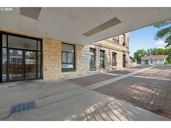 $172,000 | 2365 4th Street, Unit 201, Baker City, OR 97814