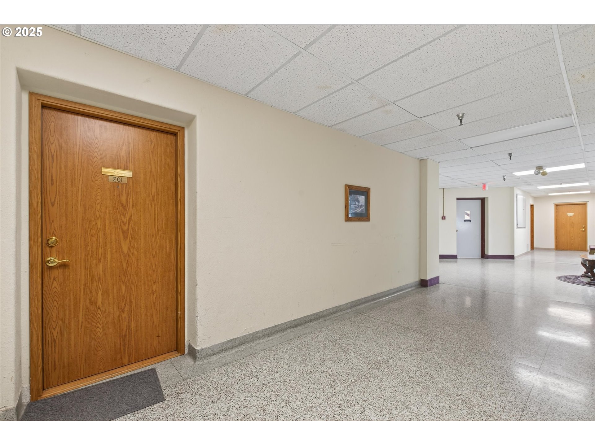 2365 4th Street, Unit 201 Baker City, OR 97814 - Photo 2 of 33 a view of a livingroom with a hallway