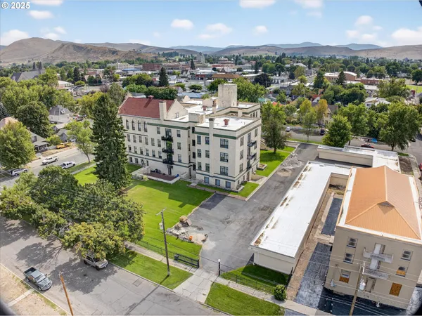 $172,000 | 2365 4th Street, Unit 201, Baker City, OR 97814