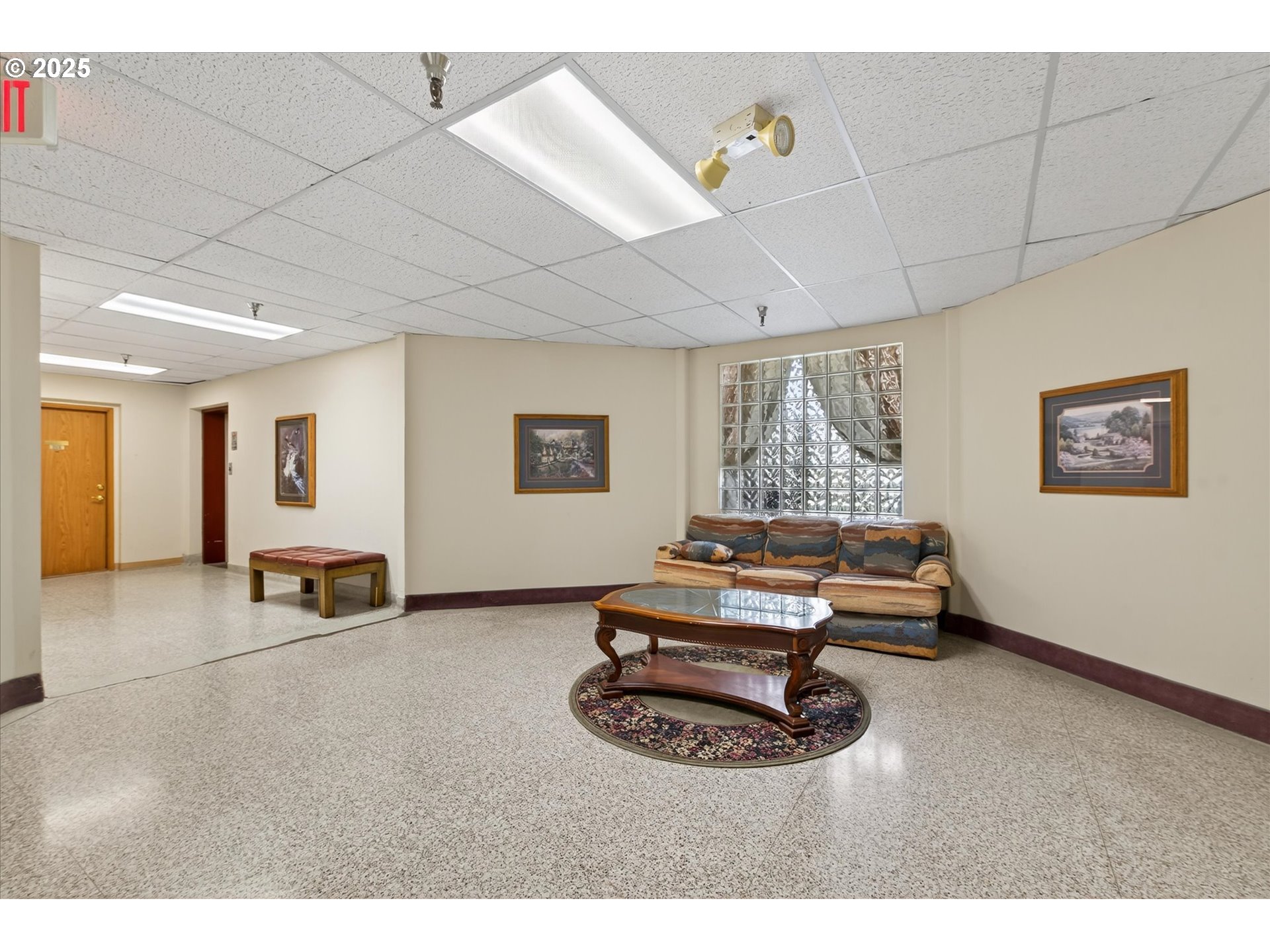 2365 4th Street, Unit 201 Baker City, OR 97814 - Photo 3 of 33 a living room with furniture a air conditioner vent and a window