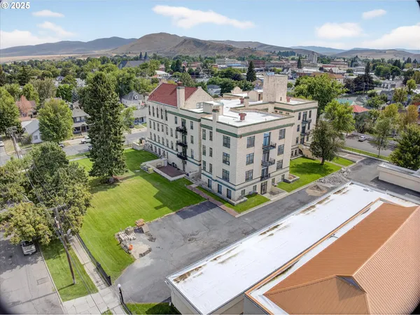 $172,000 | 2365 4th Street, Unit 201, Baker City, OR 97814