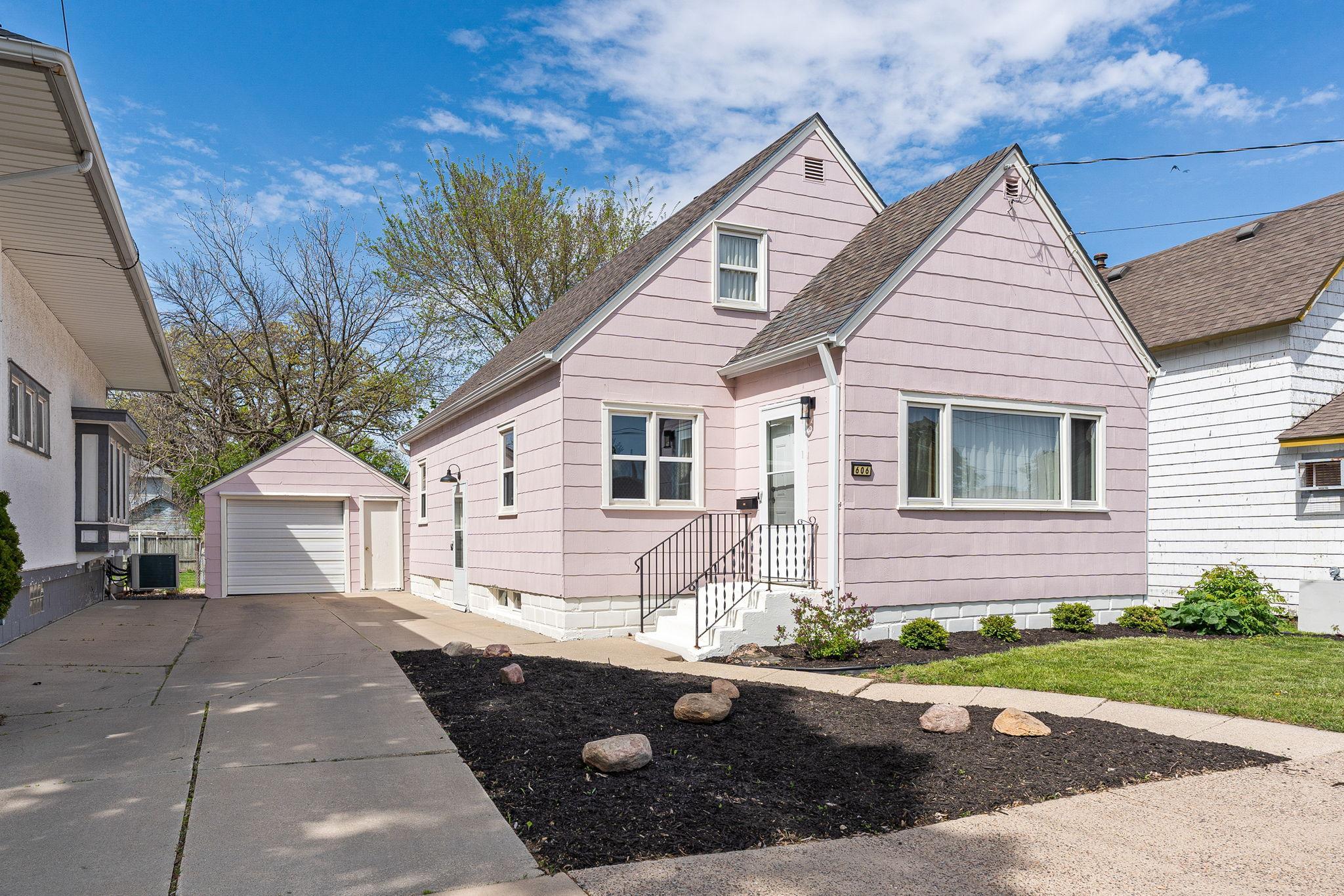 606 3rd Avenue Northwest Austin, MN 55912 - Photo 1 of 31