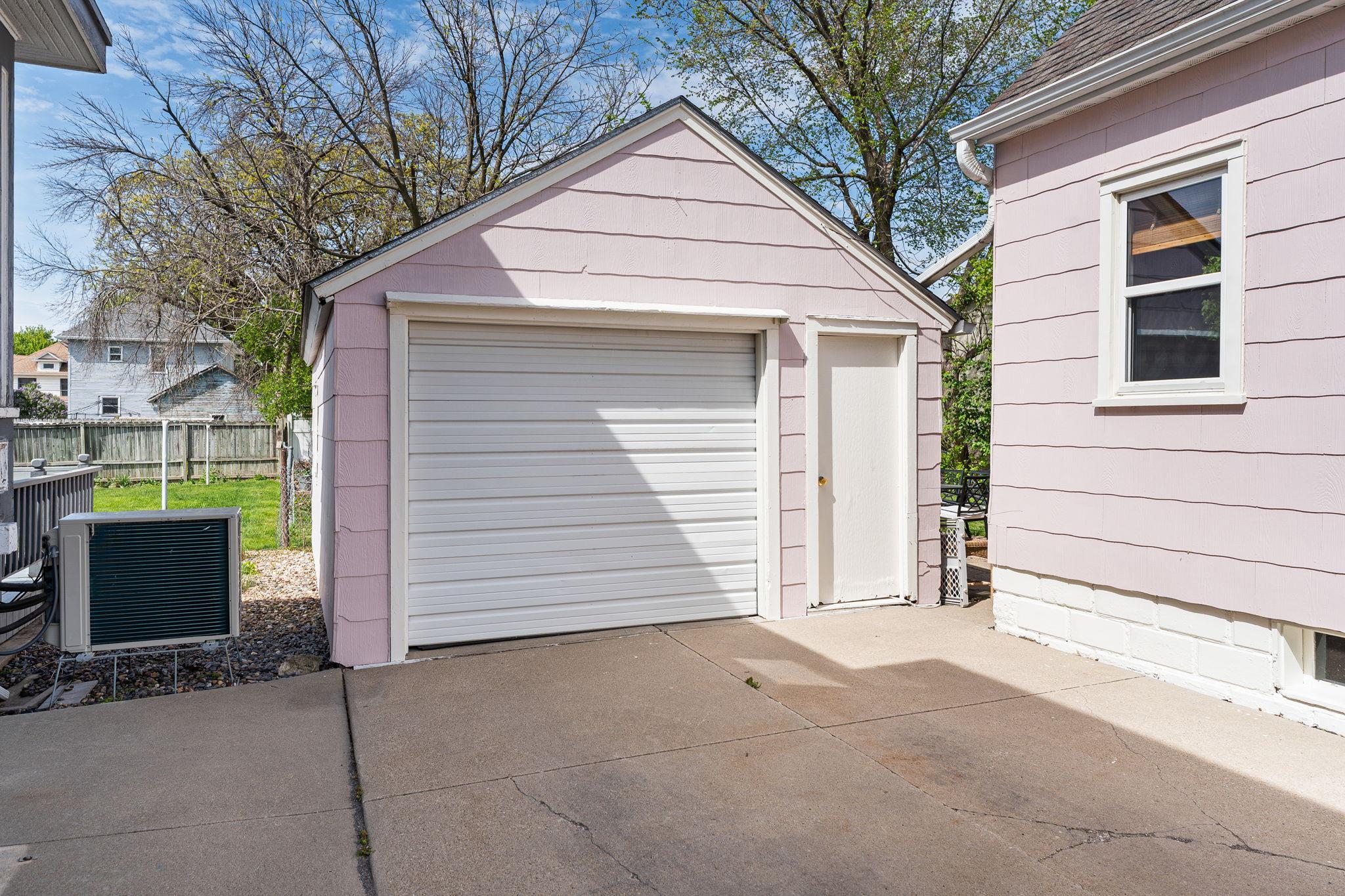 606 3rd Avenue Northwest Austin, MN 55912 - Photo 4 of 31