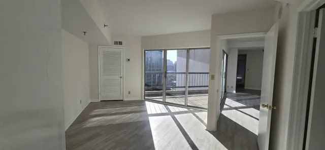 $385,000 | 900 19th Avenue South, Unit 1001, Nashville, TN 37212