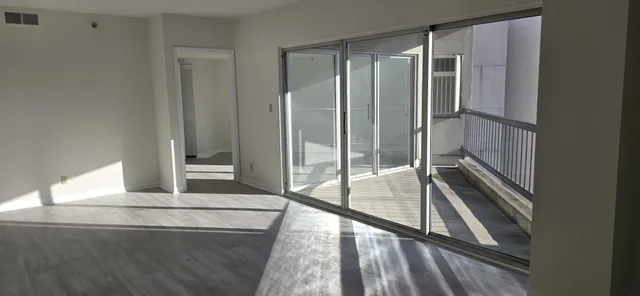 $385,000 | 900 19th Avenue South, Unit 1001, Nashville, TN 37212