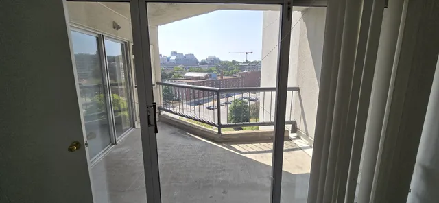 $385,000 | 900 19th Avenue South, Unit 1001, Nashville, TN 37212