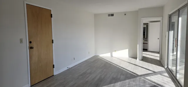 $385,000 | 900 19th Avenue South, Unit 1001, Nashville, TN 37212