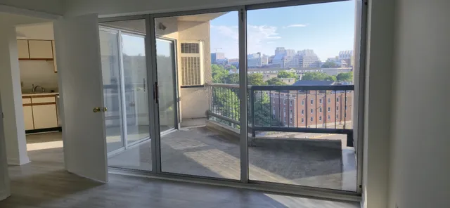 $385,000 | 900 19th Avenue South, Unit 1001, Nashville, TN 37212