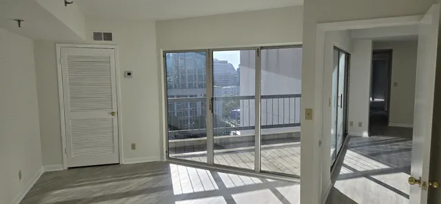 $385,000 | 900 19th Avenue South, Unit 1001, Nashville, TN 37212