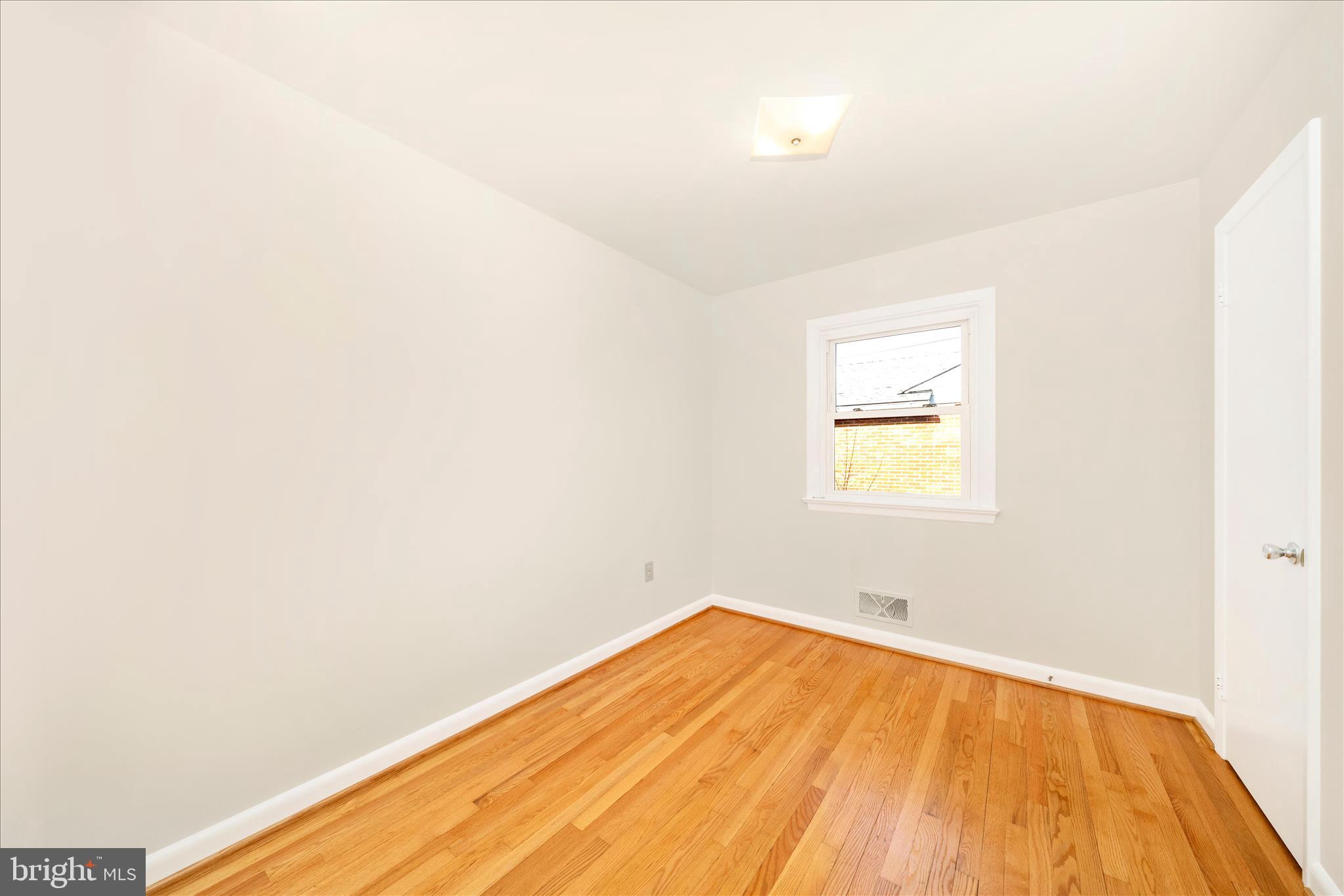 30 Georgetown Road Walkersville, MD 21793 - Photo 24 of 52 Bedroom 2