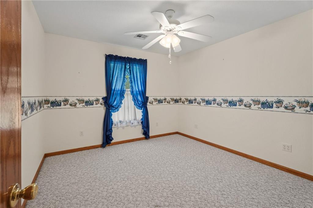 1006 South Ridgeway Street Caney, KS 67333 - Photo 22 of 29