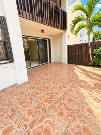 $289,999 | 10135 Northwest 9th St Circle, Unit 5106, Miami, FL 33172