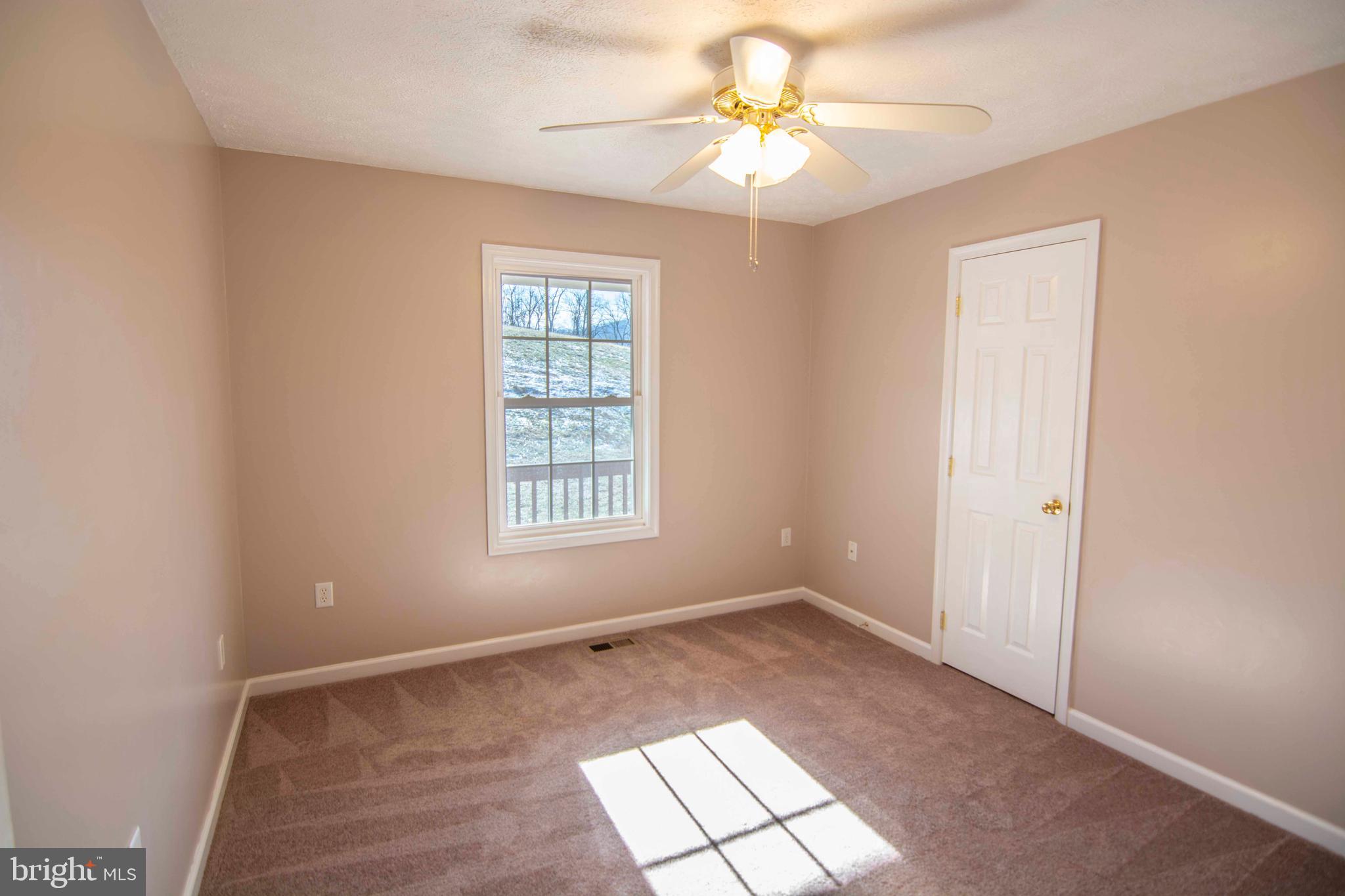 318 Cliffside Road Linden, VA 22642 - Photo 22 of 38 Gallery Image 22