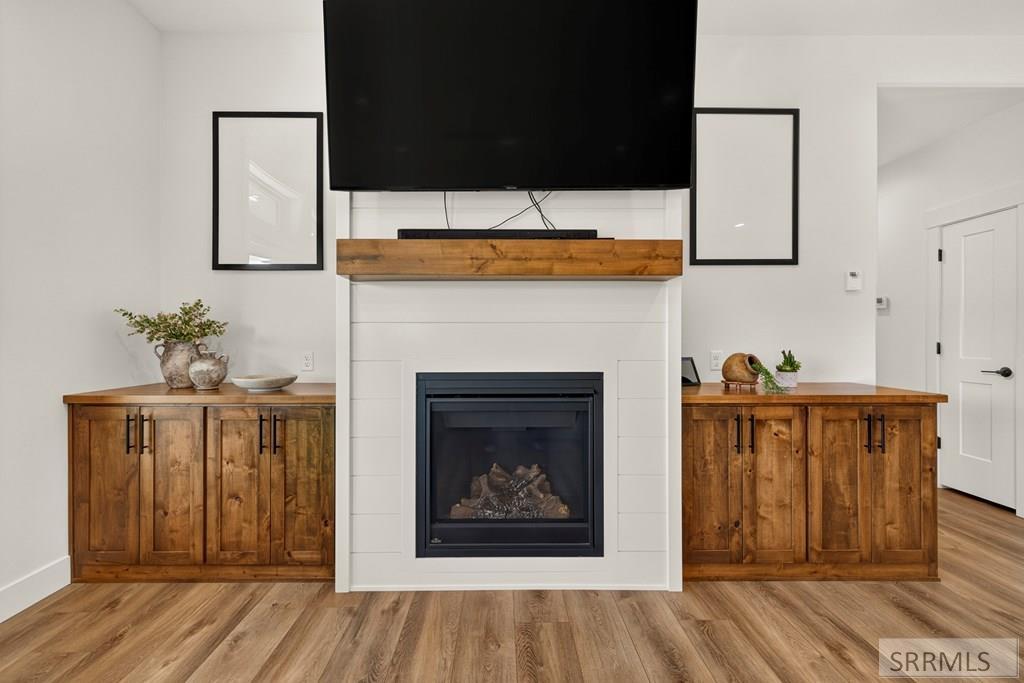 3042 Lin Road Idaho Falls, ID 83401 - Photo 11 of 68 Living Room