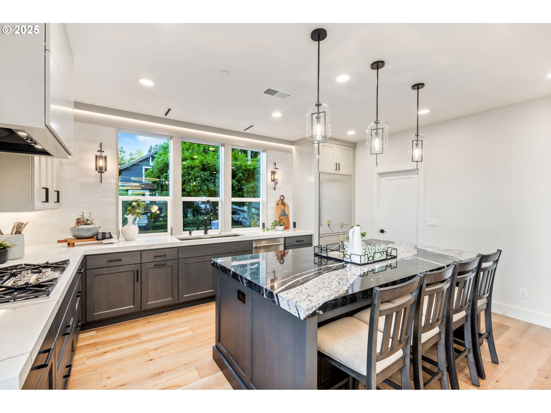 207 South Nebraska Street Portland, OR 97239 - Photo 14 of 47 Kitchen